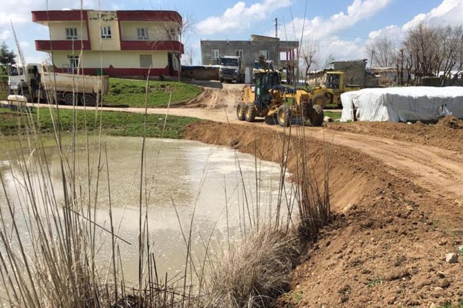 Batman'da gövdesi hasar gören gölet onarıldı