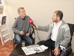 Öz Vatanında Tutsaktır Başörtüsü