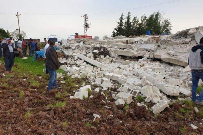 Viranşehir'de iki katlı inşaat çöktü: 1 ölü 4 yaralı