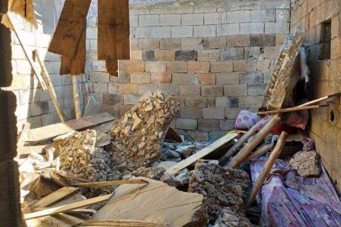 Viranşehir'de çöken evde faciadan dönüldü