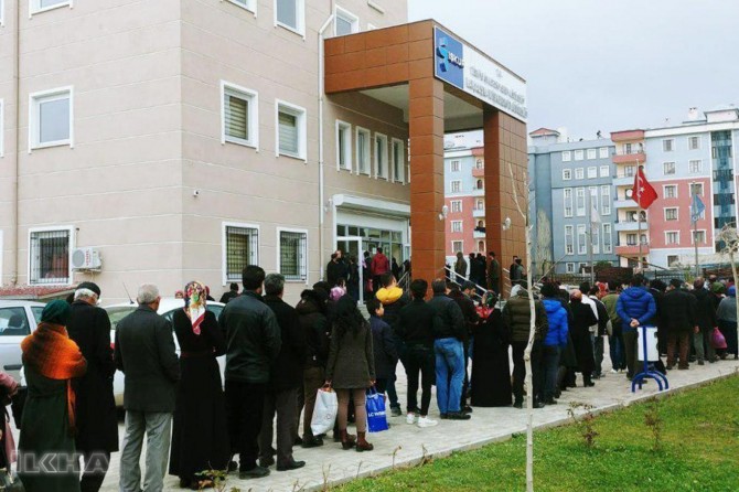 Unemployment rate reaches 15 percent in Turkiye