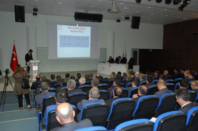 Bitlis'te yapılan ve yapılacak olan çalışmalar masaya yatırıldı