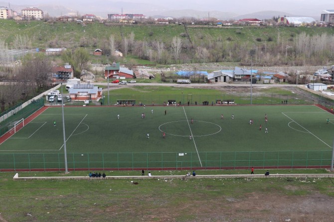 Cami cemaatinden kızlar arası futbol turnuvasına tepki