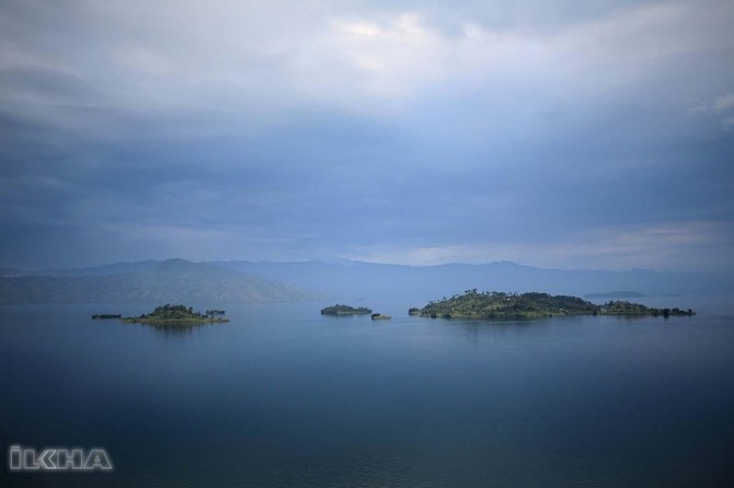 150 people missing after boat sinks in Congo