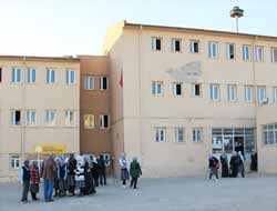 Kız İmam Hatip Lisesi'nde Erkek Pansiyonu! (Video)