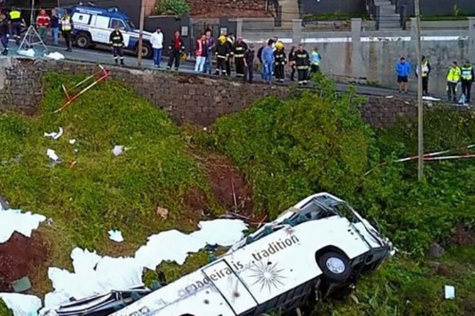 Portekiz’de otobüs devrildi: 29 ölü