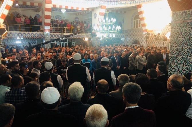 Di Qandîla Beraatê de Misliman berê xwe dan mizgeftan