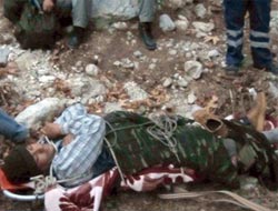 Ayağı Kayaya Sıkışan Rehber Kurtarıldı