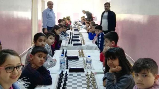 Adıyaman'da ilkokullar arası santraç turnuvası Cumhuriyet İlkokulunda yapıldı