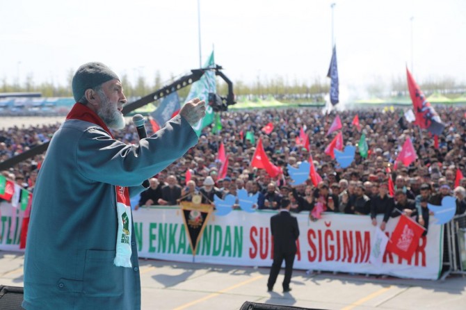 İstanbul İslam'la, Hazreti Muhammed ile aziz olmuştur