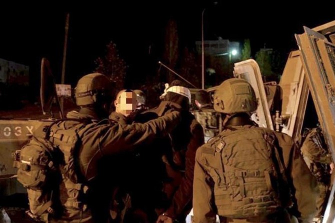 İşgalci çeteler 17 Filistinliyi alıkoydu