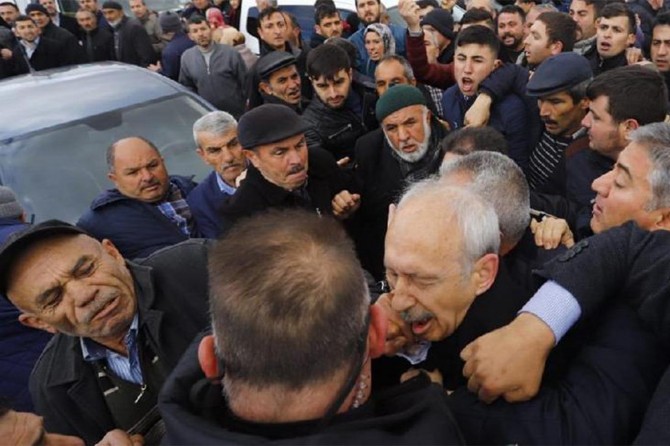Kılıçdaroğlu'na yumruk atan Sarıgün adliyeye sevk edildi