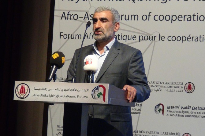 Ümmet sinekle değil bataklıkla uğraşmalı