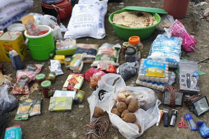 Gürpınar’da PKK'ye ait depo ve sığınaklar imha edildi