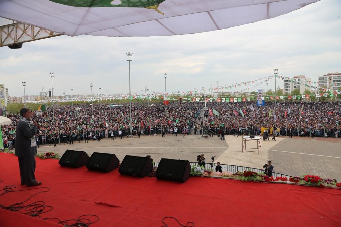 Muhteşem bir İslami dirilişle karşı karşıyayız