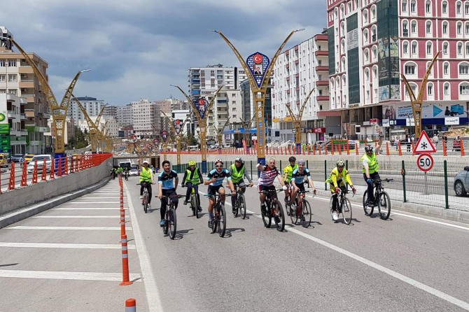 Mardin’de bağımlılığa karşı pedal çevirdiler