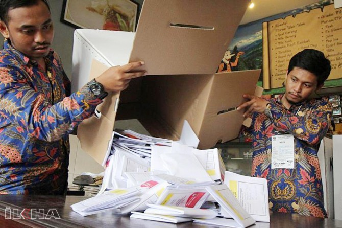 Indonesian election kills at least 272 election staff