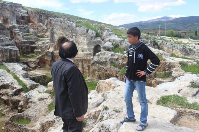 ​Adıyaman'da çocuk yaşta turistlere rehberlik yapıyorlar