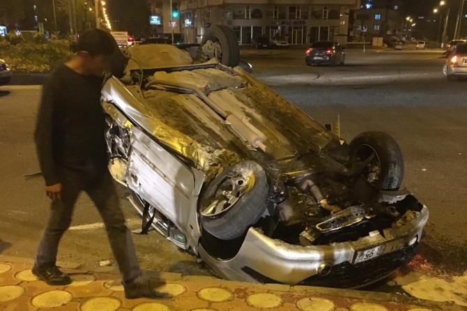 Batman’da takla atan otomobilden yara almadan kurtuldular