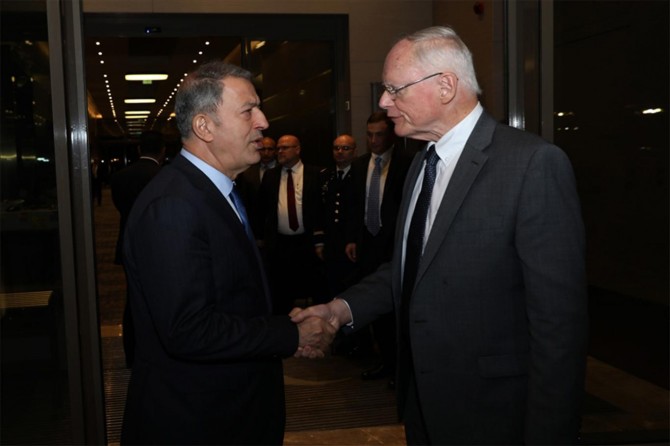 Bakan Akar ABD'nin Suriye temsilcisi Jeffrey ile görüştü