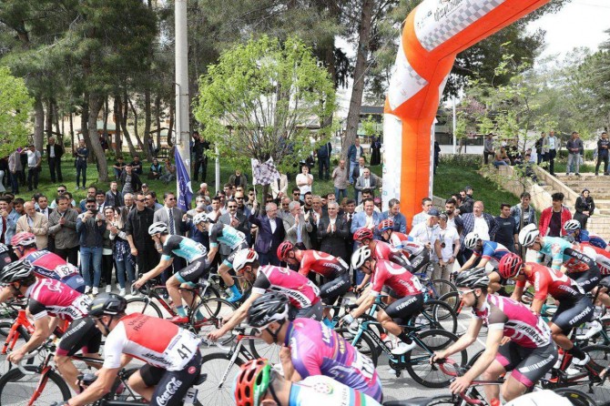 Uluslararası Mezopotamya Bisiklet Turu Mardin'de başladı