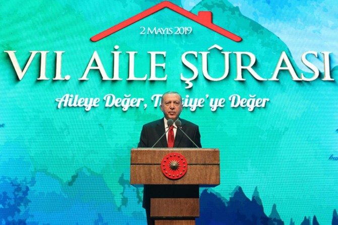 Erdoğan'dan medyaya mahremiyet ve ailevi değerler ikazı