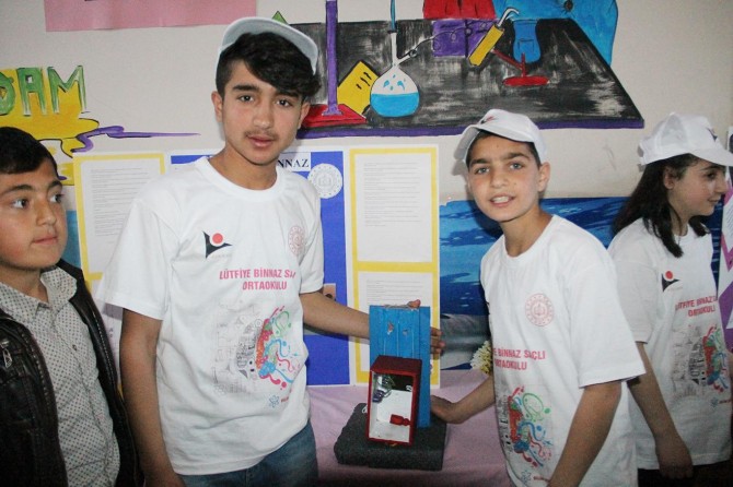 Van Lütfiye Saçlı İlk ve Ortaokulu öğrencileri hünerlerini bilim fuarında sergilediler