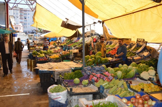 Ramazan ayı pazarcı esnafının yüzünü güldürdü