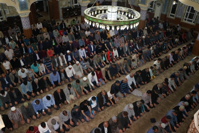 Bu aya kavuştuğumuz için çok sevinçliyiz