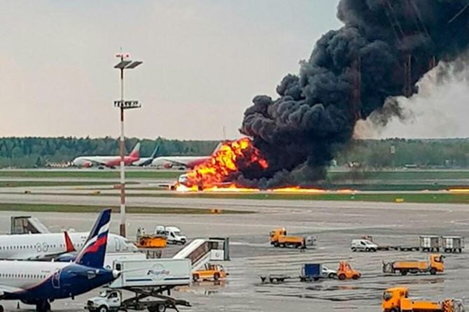 Acil iniş sırasında alev alan uçakta ölü sayısı 41'e yükseldi