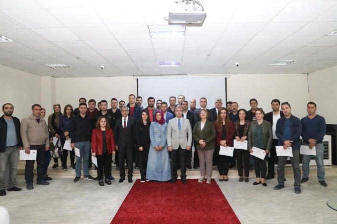Diyarbakır'da biçerdöverle hasat kontrolörlük kursu
