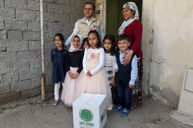 Batman’da minik çocuklardan yardımlaşma örneği