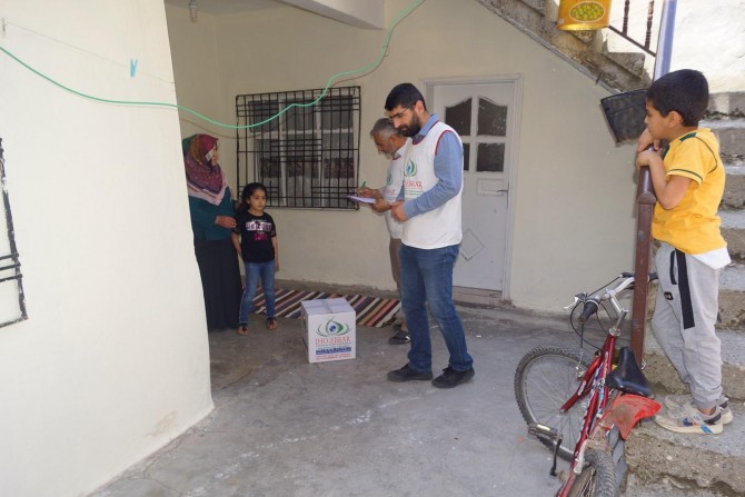 IHO EBRAR Batman'da muhtaç ailelerin yüzünü güldürdü