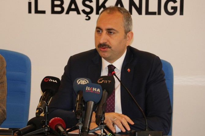 Bakan Gül: Hüzünlü bir ramazana tanıklık ediyoruz