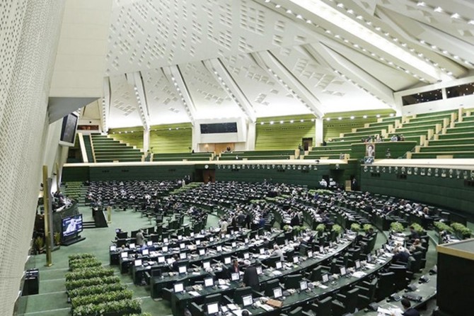 Yabancılarla evlenen İranlı kadınların çocuklarına vatandaşlık verilecek