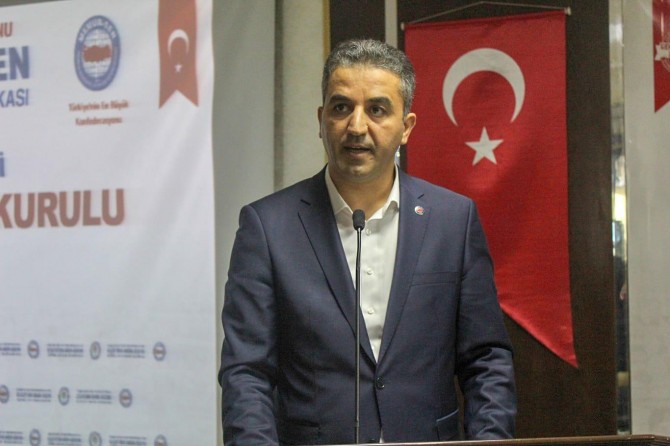 Kaostan beslenen zihniyetin sendikamıza dil uzatması hadsizliktir