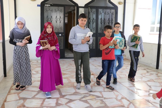 Allah'ın sevgisini kazanmak için oruç tutuyoruz