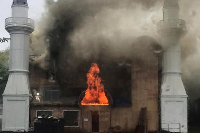 ABD'de kundaklanan cami büyük hasar gördü