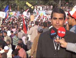 Mısırlılar Mursi ve Şeriat Dedi