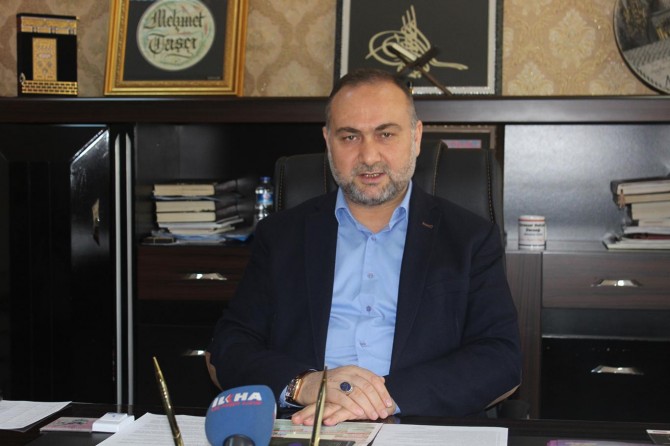 İtikâf; kulun kendisini Allah'a adaması, vakfetmesidir