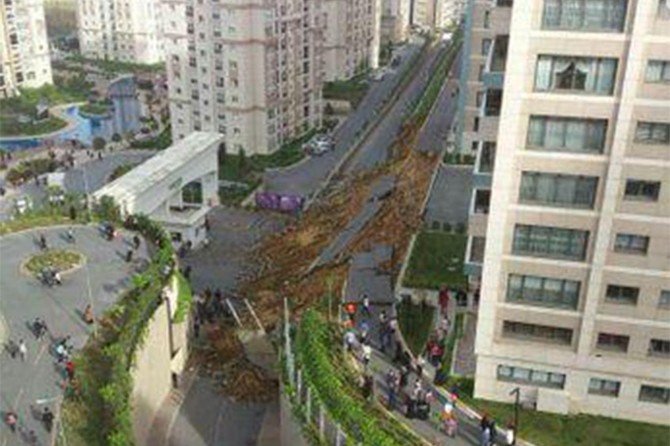 ​İstanbul Başakşehir'de istinat duvarı çöktü: 1 ölü 1 yaralı