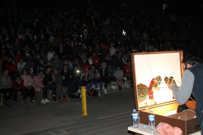 Muş'ta Hacivat-Karagöz’e büyük ilgi