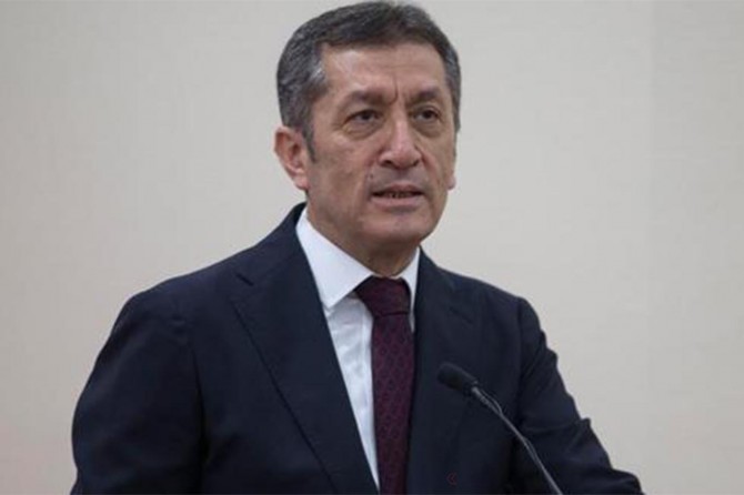 Bakan Selçuk: Öğrenciler ara tatil yapacak
