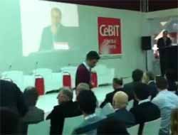 Bakan Ömer Dinçer`i Terleten Başörtü Sorusu (Video)