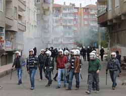 Diyarbakır'da PKK'lilerin Cenazesinde Olaylar Çıktı