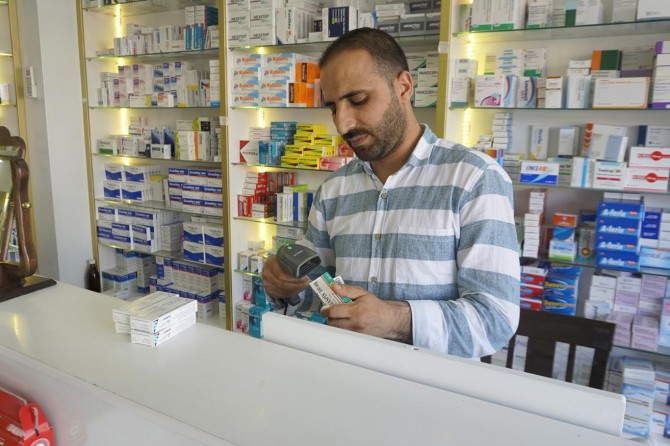 Eczacılar ilaç bulamamaktan şikayetçi
