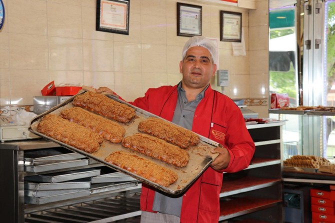 Ramazan kahkesi iftar sofralarının vazgeçilmezidir