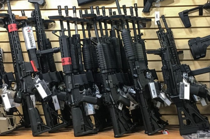 İsviçre'de silah alımını sertleştiren yasa