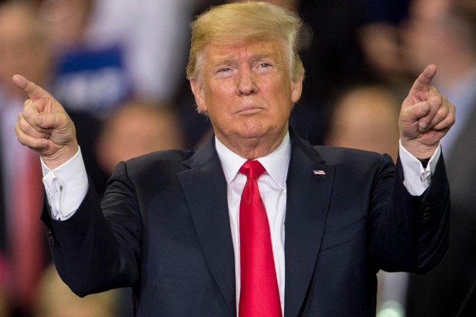 Trump 'görevden alınmasını' gerektiren davranışlarda bulunuyor