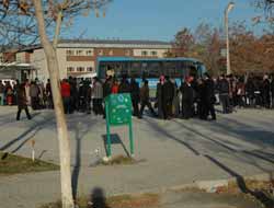 YYÜ' de Kuyruk Çilesi Bitmiyor